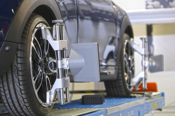 5 Signs It's Time for a Wheel Alignment