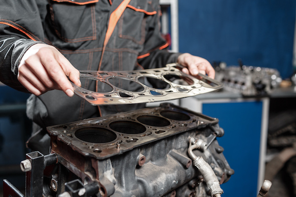 What Are the Signs of An Engine Head Gasket Leak?